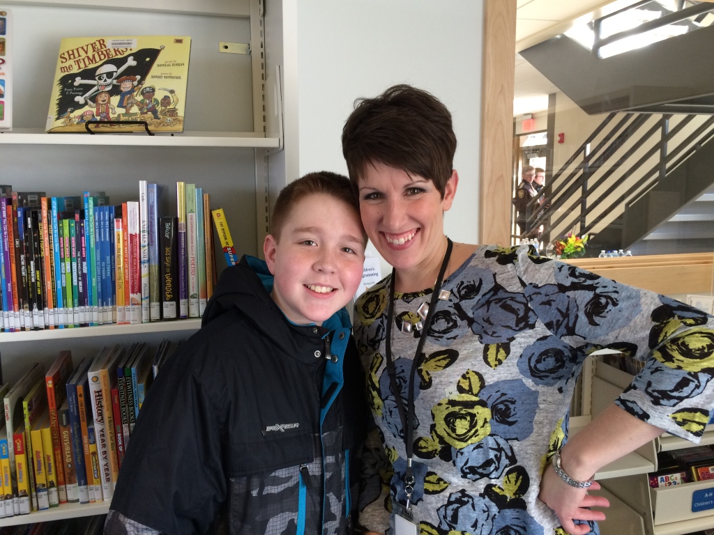 Joe with his Auntie Jodi at the Carver County Library in Victoria | via MyOtherMoreExcitingSelf.wordpress.com