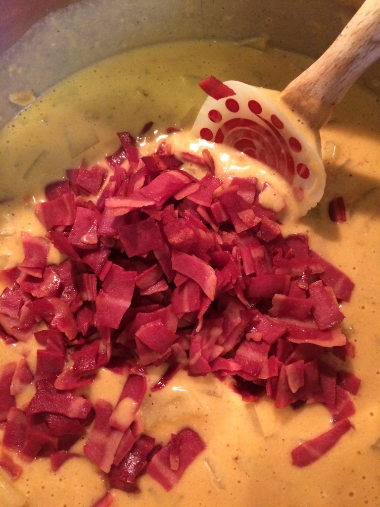 Cheddar Potato Chowder with Turkey Bacon | via MyOtherMoreExcitingSelf.wordpress.com #SwitchToTurkey #JennieO #TurkeyEveryday
