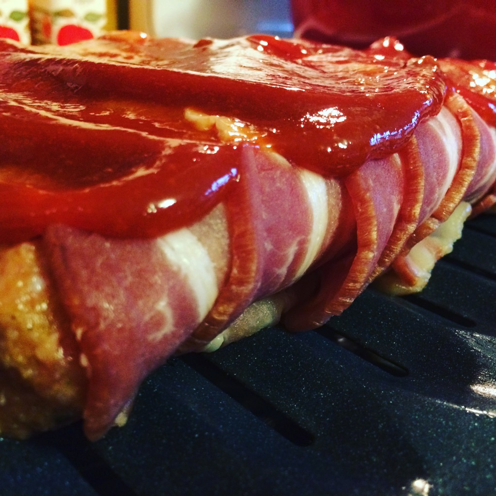 Turkey Tuesday - Best Ever Meatloaf | via MyOtherMoreExcitingSelf.wordpress.com #JennieO #SwitchToTurkey #TurkeyEveryday #ServeTurkey